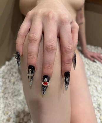 Соблазнительная и развратная красотка приглашает в гости для незабываемого времяпровождения. Без табу, без ограничений. Я исполню твои самые сокровенные фантазии и желания. 470, 19 лет