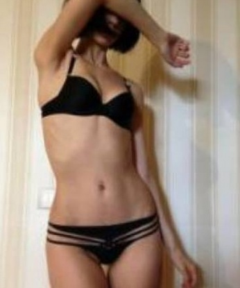 Обворожительная дама с изысканным вкусом ждет похотливого джентльмена для встречи. Приглашаю в гости насладиться неповторимым времяпрепровождением. Устрою настоящий фейерверк чувств и страсти! 8845, 20 лет